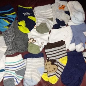 21 pair newborn socks